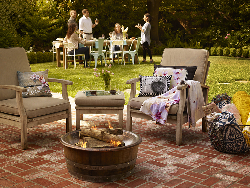 outdoors summer party with cute decor