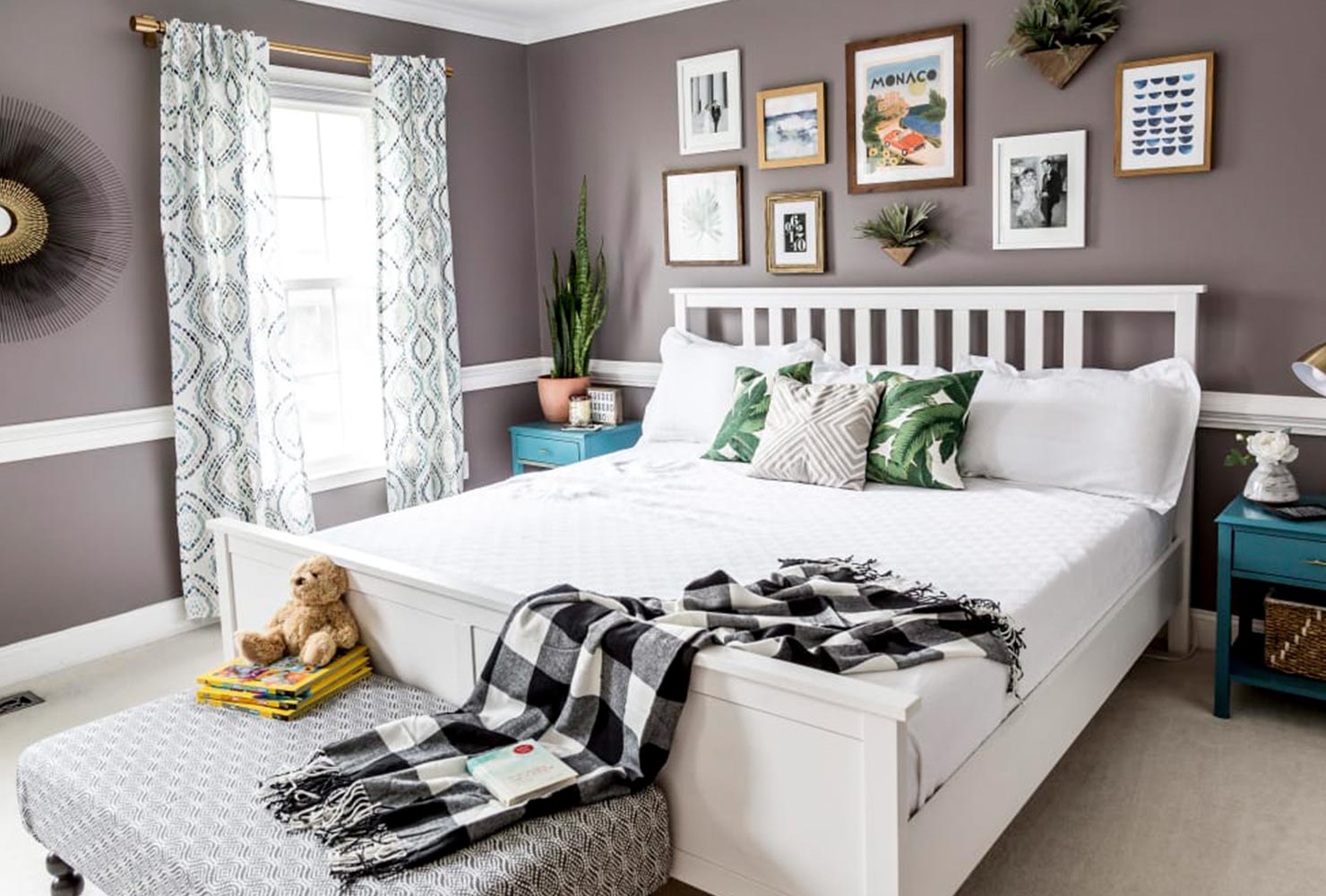 20 Ways To Decorate A Small Bedroom | Shutterfly