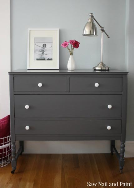 75 Gray Bedroom Ideas And Photos, Light Grey Painted Dresser Ideas