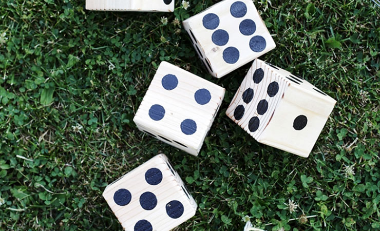 father of the bride gift ideas lawn dice