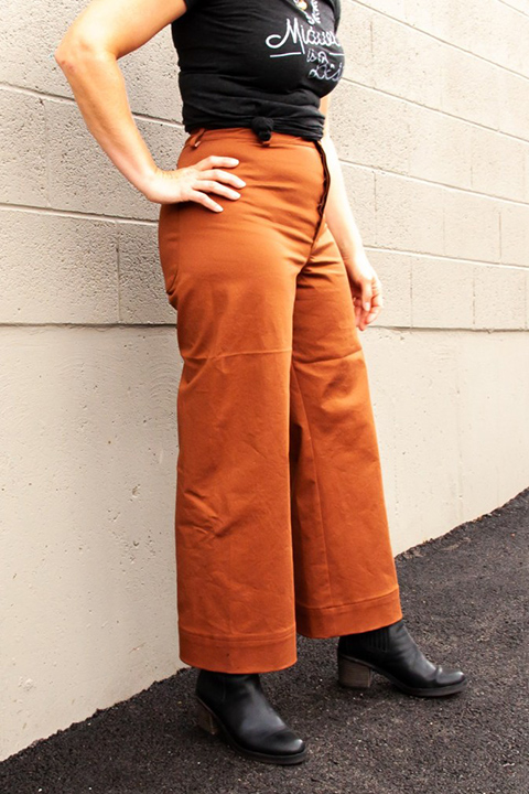 graduation outfit ideas wide leg orange pants